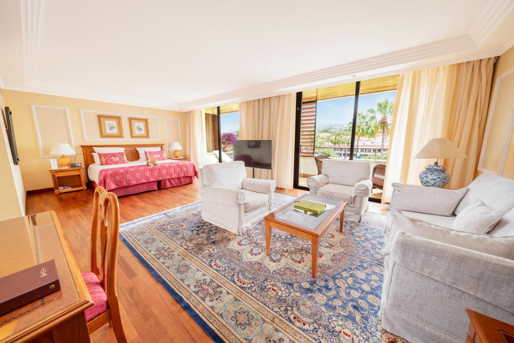 Ambassador Junior Suite Spa View 11